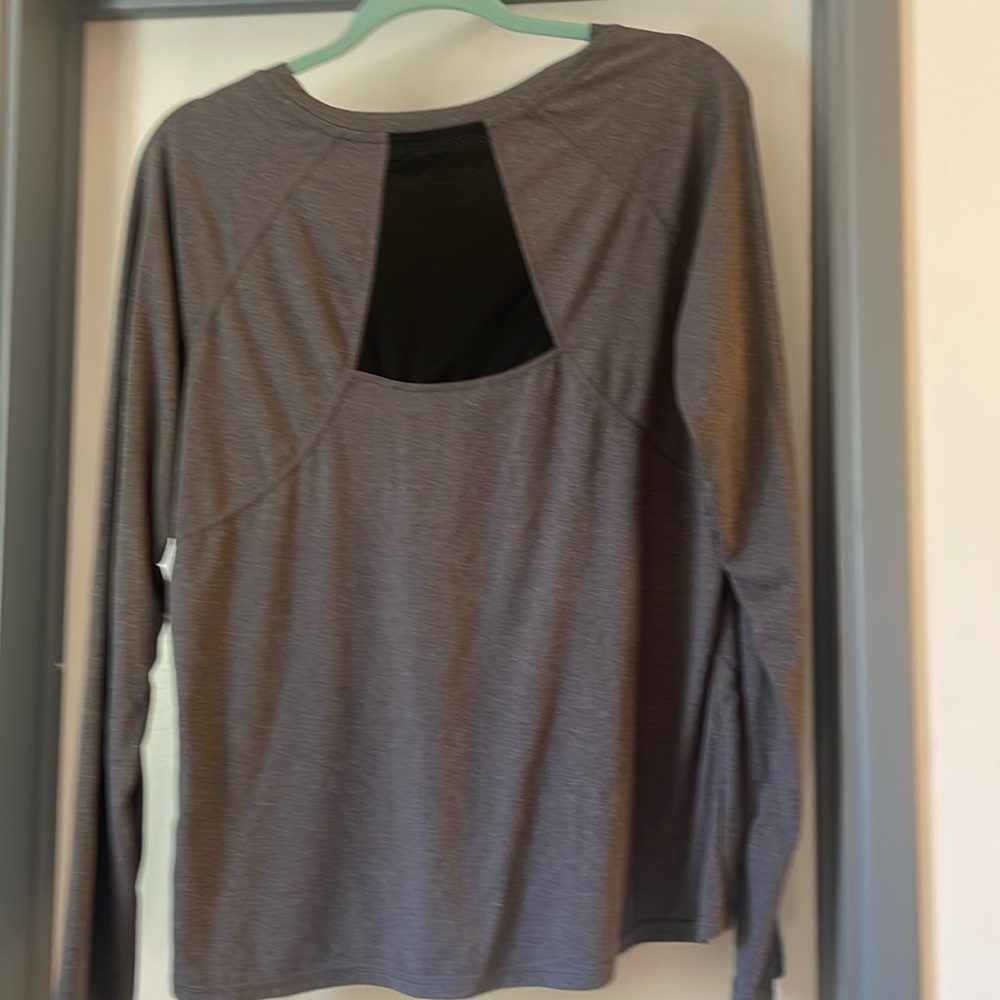 Athletic shirt